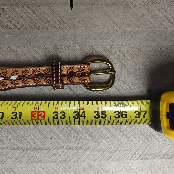 Vintage DunDee Women's Tooled Leather Belt Size 30 Western Style Brass Buckle - Picture 2 of 4